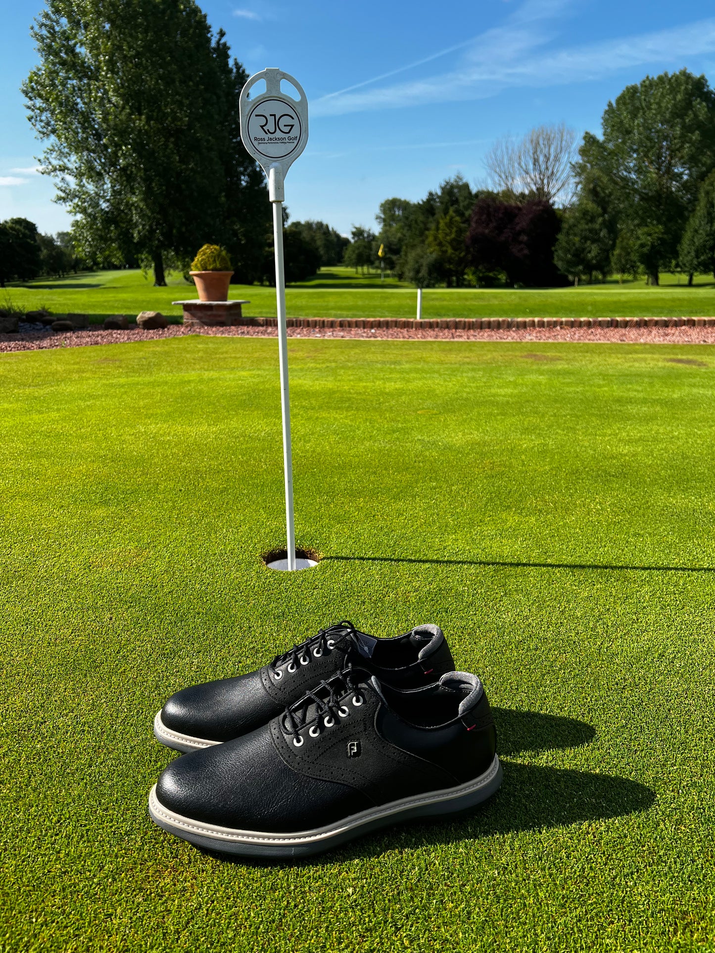 Footjoy Traditions + FREE socks